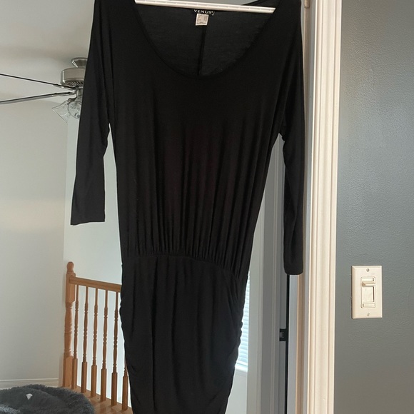 Off the shoulder dress - Picture 1 of 2